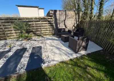 Installation d'une terrasse sur plots avec l'installation d'un Jacuzzi