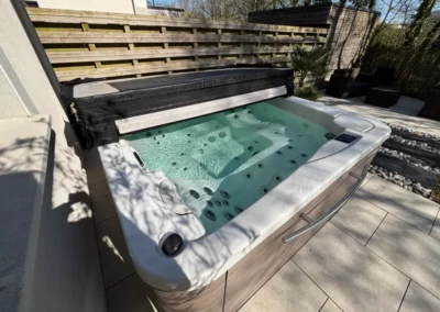 Terrasse sur plots avec installation d&rsquo;un Jacuzzi